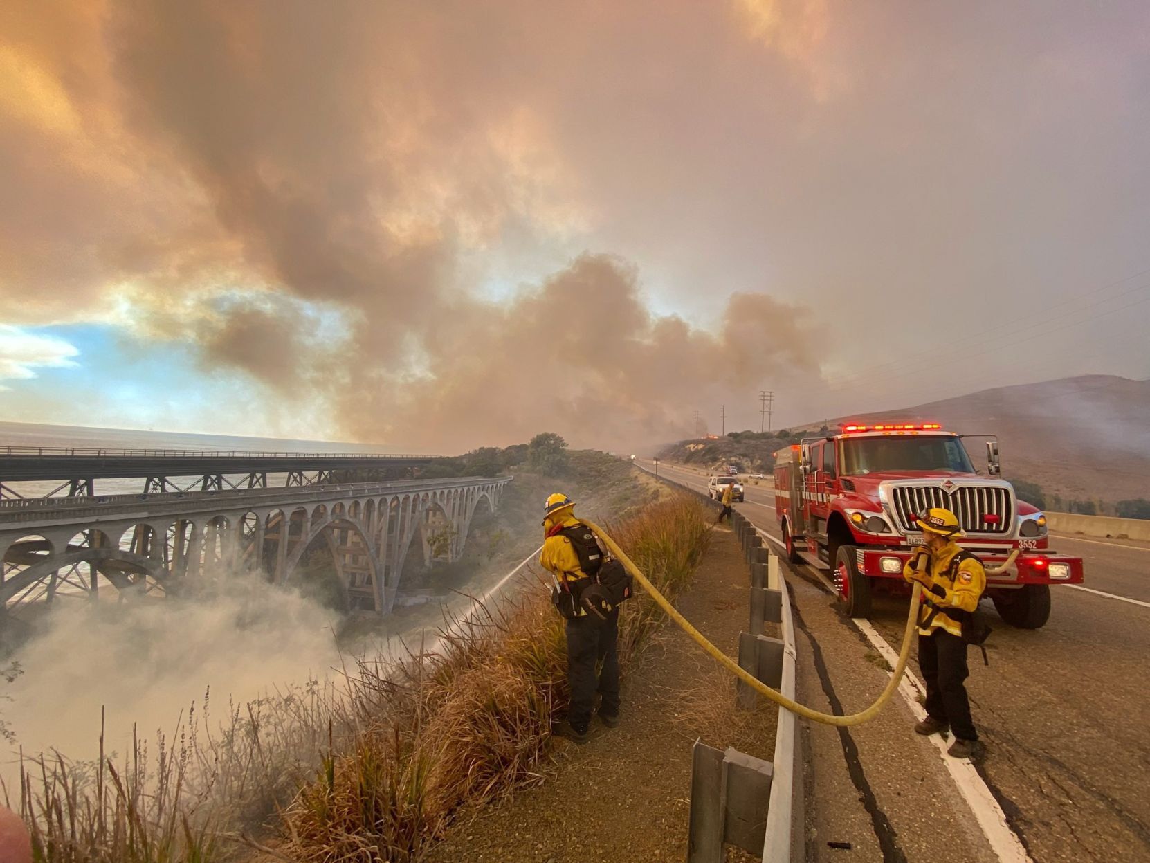 Alisal spot fire along Hwy 101.jpg